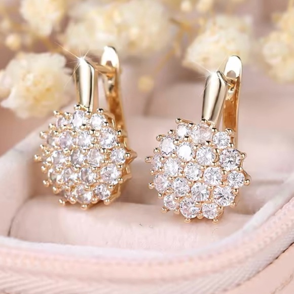 Cute Small White Zircon Stone Snowflake Dangle Earrings Rose Gold - Picture 2 of 5